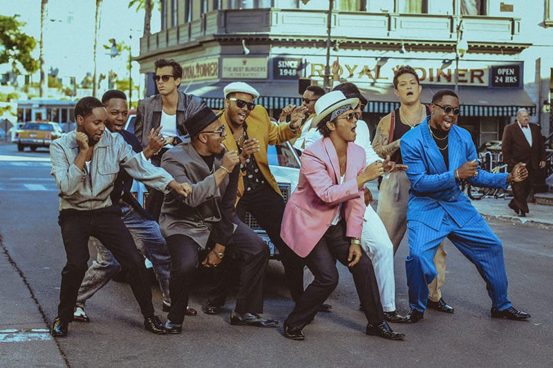 Mark Ronson & Bruno Mars - Uptown Funk：歌詞の日本語和訳