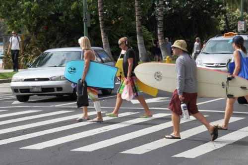 最低限知っておきたいハワイでのマナー 横断歩道以外での道路横断＆信号無視ば罰金刑