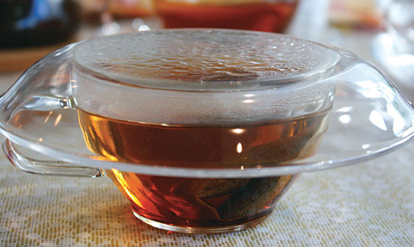 紅茶を美味しくいれるコツ ティーバックを入れて蒸らす