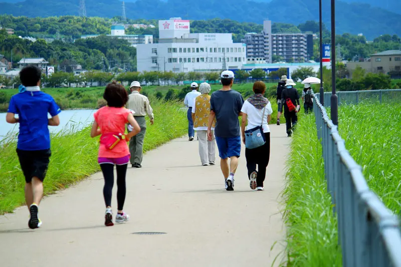 新しい趣味は浮気の兆候？オフ会やサークルと称した不貞行為も！